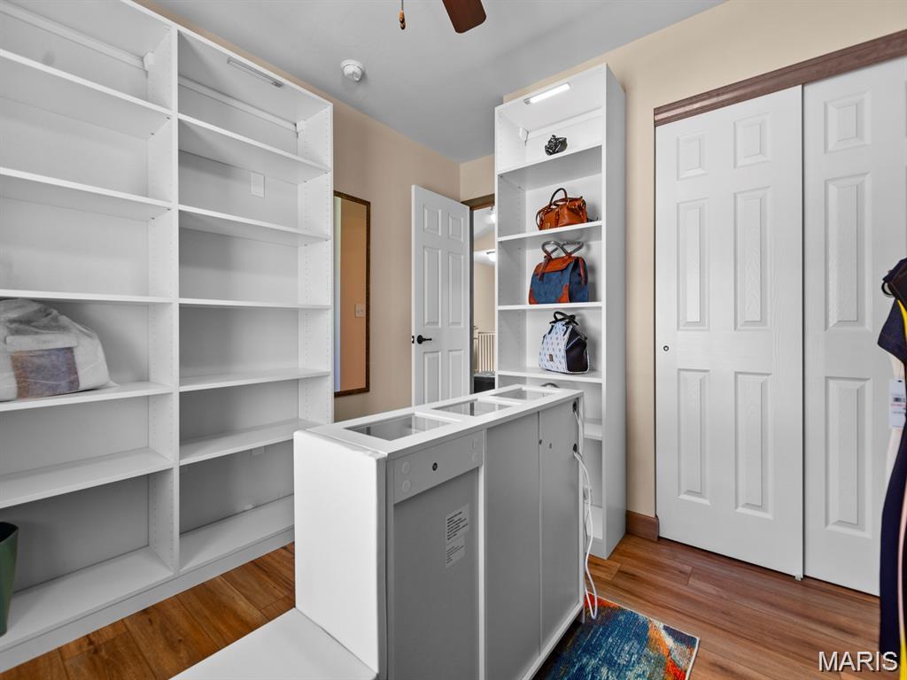 PRAIRIE TRAILS ESTATES - Residential Lease