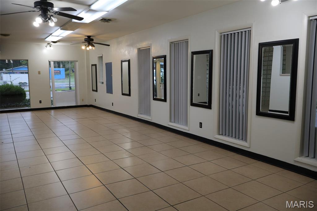 Kirchhoffs 02 - Commercial Lease