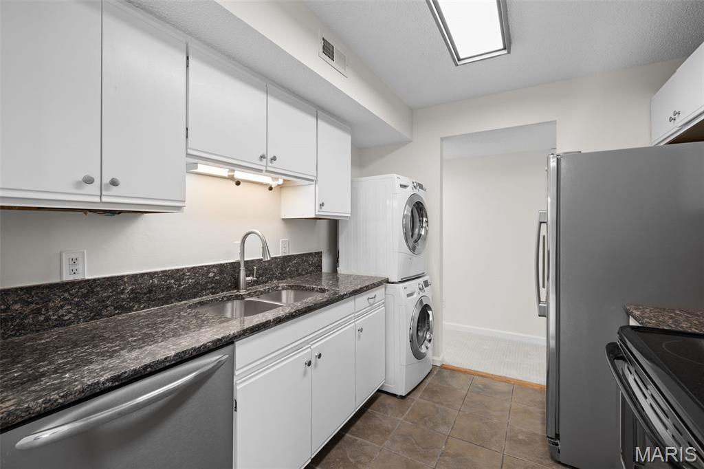 Brentwood Forest Condo Ph Eight - Residential