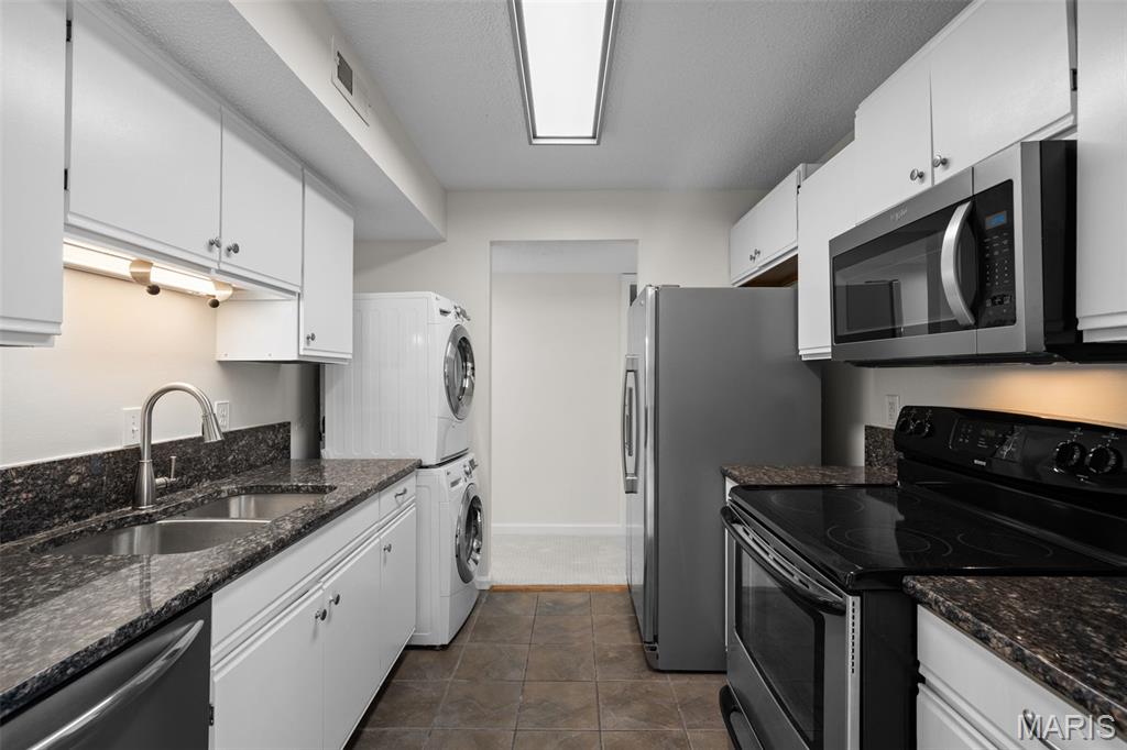 Brentwood Forest Condo Ph Eight - Residential