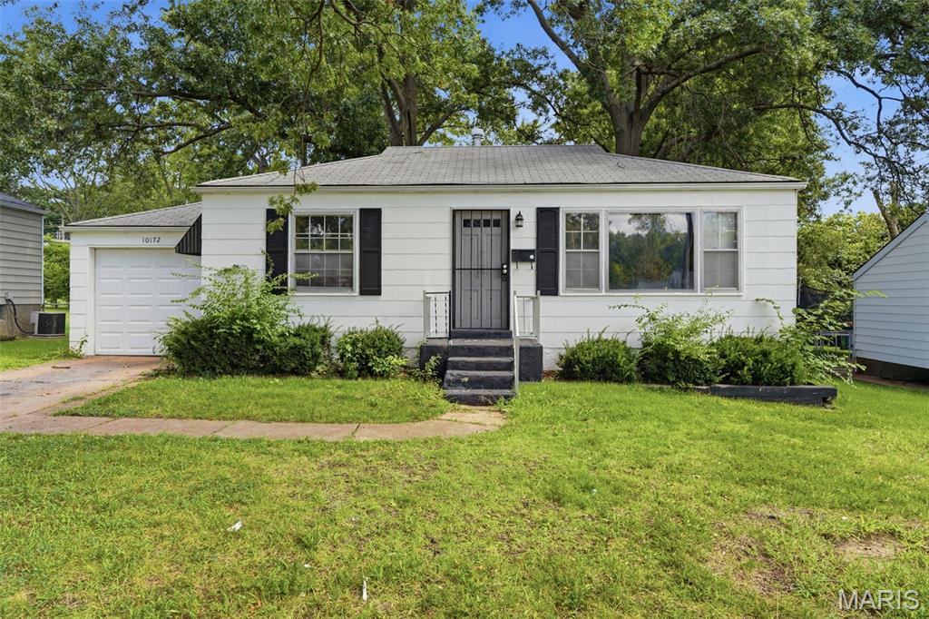 Calling all investors! Don't miss this opportunity to own a 2-bedroom home featuring a 1-car attached garage and plenty of potential to make it your own. With a functional layout and endless possibilities for renovation or updating, this property is an excellent addition to your investment portfolio. Whether you're looking for your next flip or rental property, this home is ready for your vision. Schedule your showing today! One or more photos have been virtually staged.