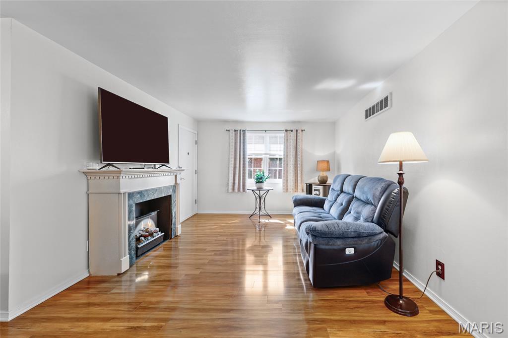 Royal Arms Condo - Residential