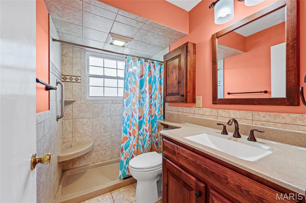 Royal Arms Condo - Residential