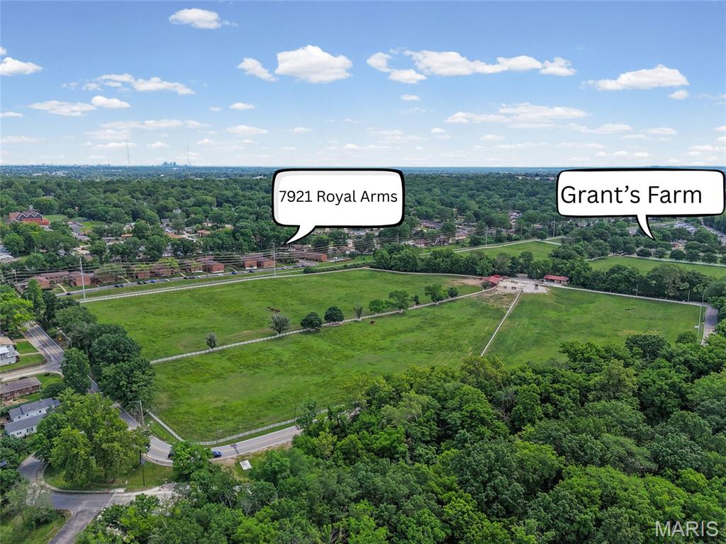 Royal Arms Condo - Residential