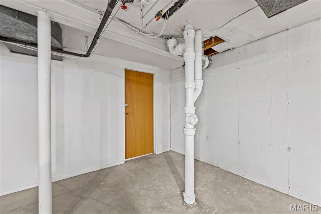Royal Arms Condo - Residential