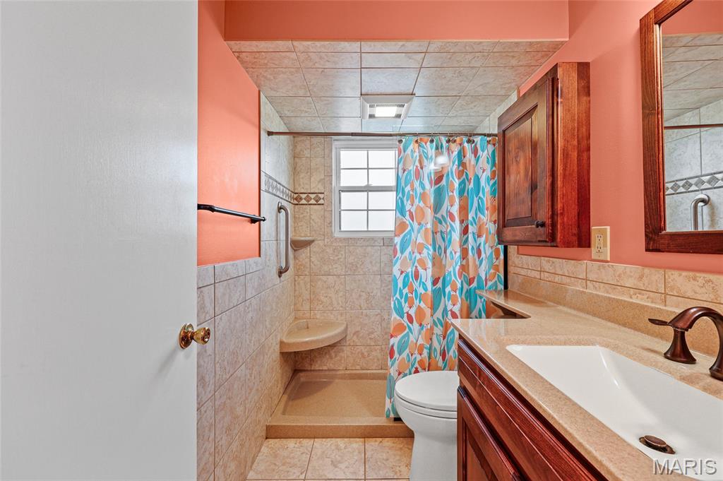 Royal Arms Condo - Residential