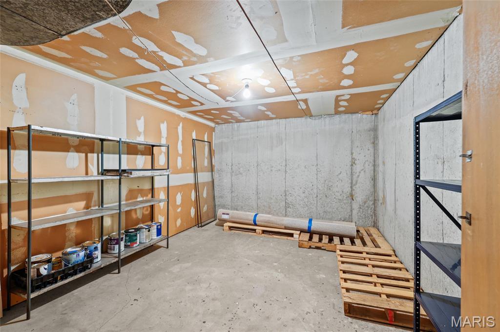 Royal Arms Condo - Residential