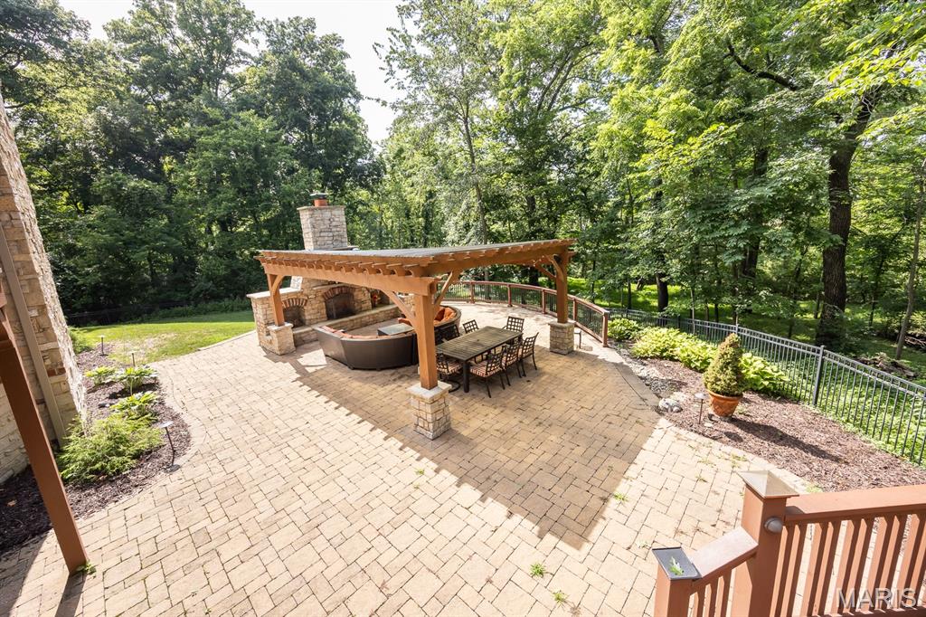 Raven Oak - Residential