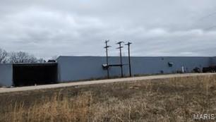 PRIME MANUFACTURING AND WAREHOUSE SPACE AVAILABLE!
The site consists of 100,000 sq feet and the building is situated on a parcel of 34+/- acres at 200 Enterprise Drive in Cuba, Missouri.
Two miles off Interstate 44 and is located in the Industrial Park.
100,000 square feet facility that has three full interior docks and two covered exterior docks.