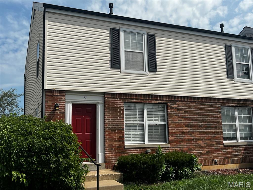 This is a tenant occupied 2-bedroom, 1.5 bedroom townhouse with a possible 3rd bedroom in the finished lower level. This property has full Lake St Louis lake rights. Do not disturb tenant. No showings without an accepted contract.
