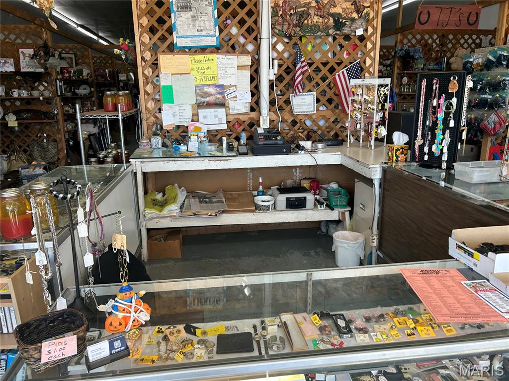 n/a - Commercial Sale