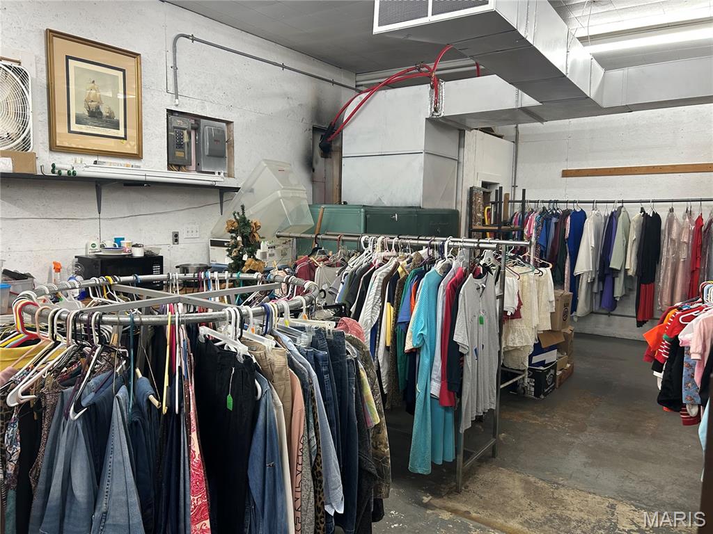 n/a - Commercial Sale
