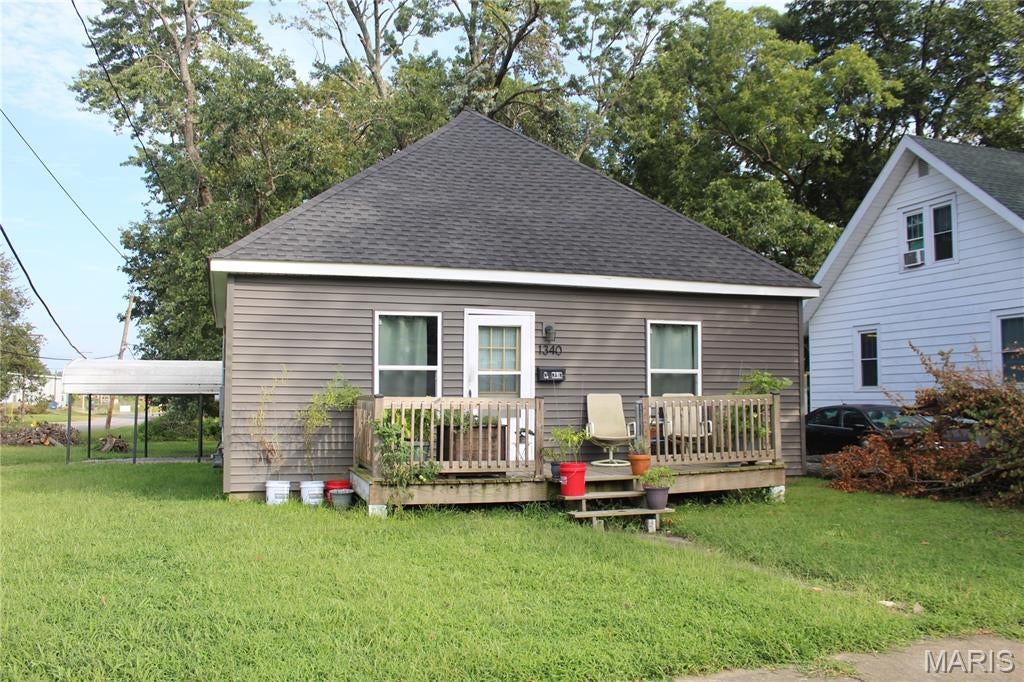 1340 N Main Street, is a 1 bed, 1 bath single family home for sale in Cape Girardeau Missouri, totaling 784 sq ft and within a short drive to SouthEast Missouri State University. This property is currently being leased for $815 a month. 

This property is also being sold as part of a portfolio totaling 33 doors and $3,350,000.