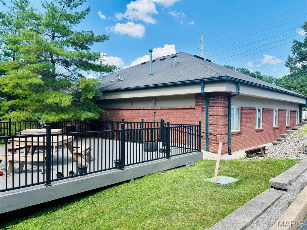Country Life Estate Rev - Commercial Sale