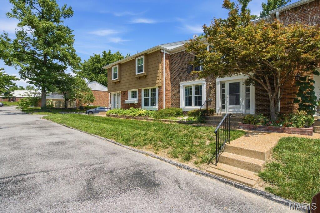 Woods Glen Condo 9 - Residential