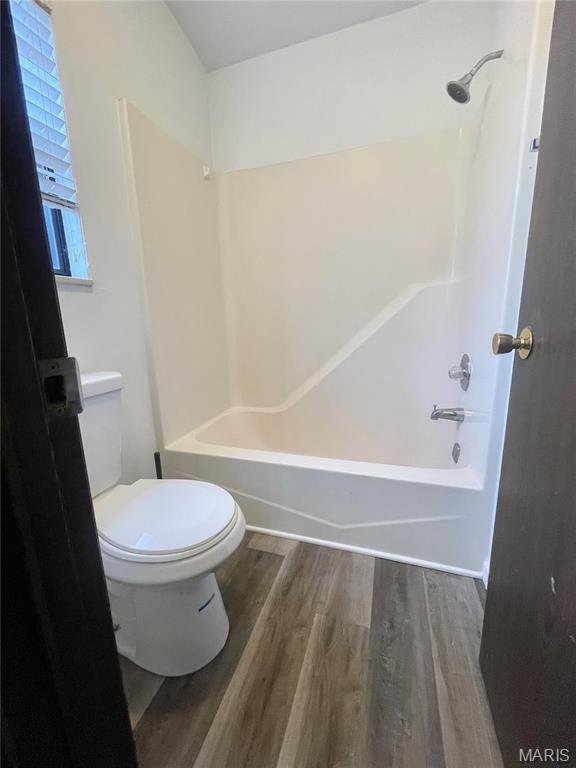 CHATEAU WOODS - Residential Lease
