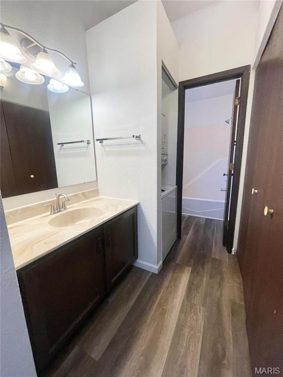 CHATEAU WOODS - Residential Lease