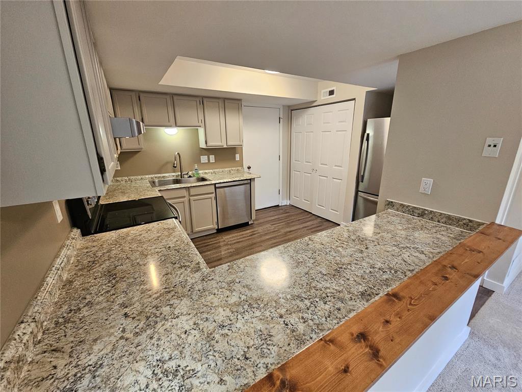 Sandalwood Creek Condo Ph One-A - Residential Lease