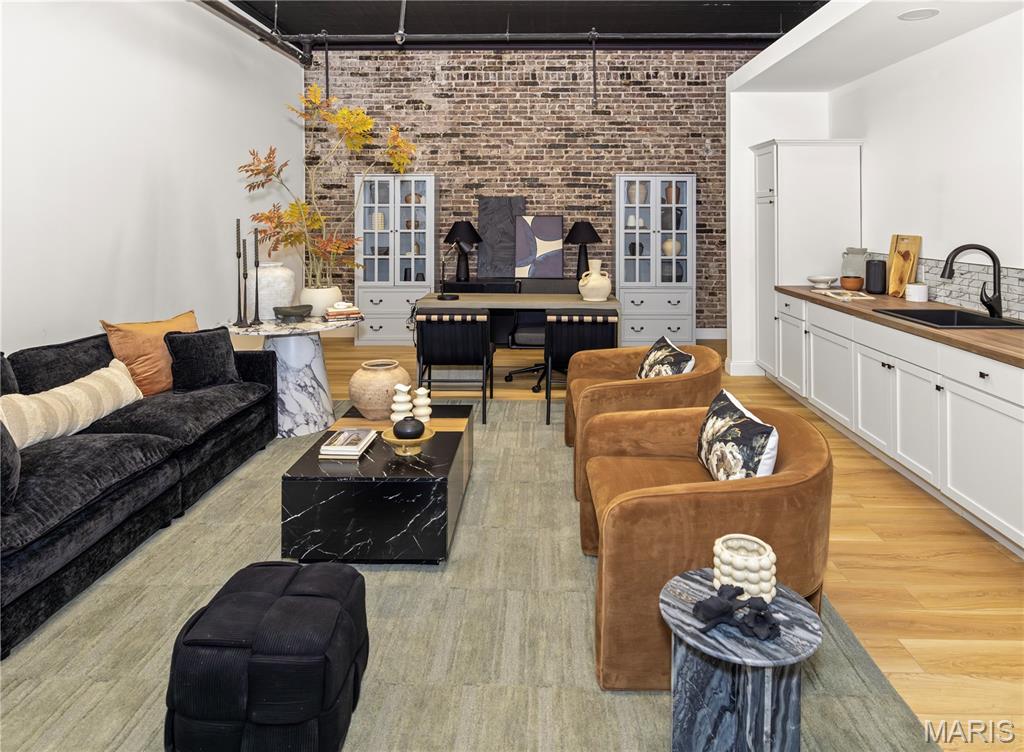 Munsons Sub - Commercial Lease