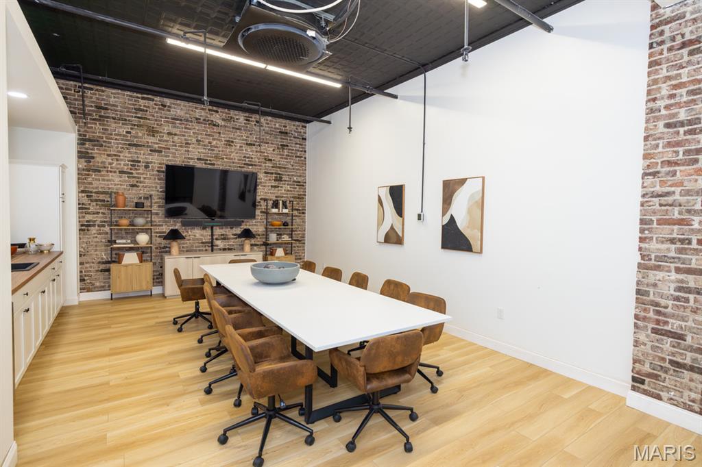 Munsons Sub - Commercial Lease