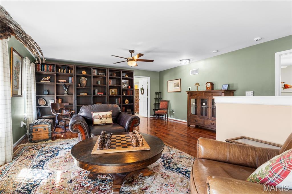 Sullivan Manors - Residential