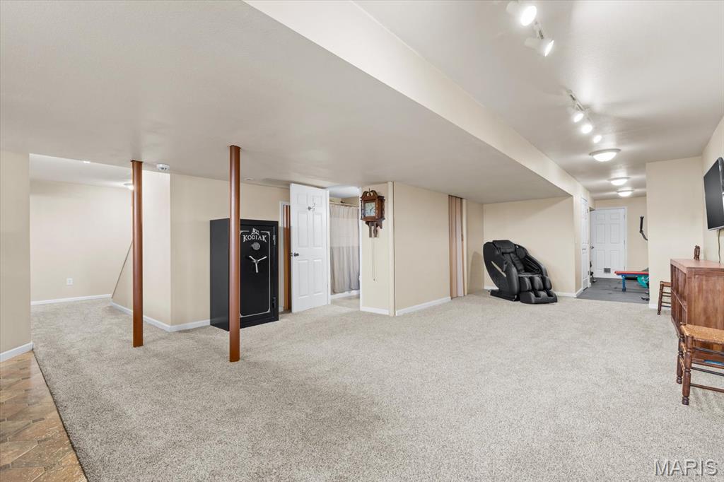 Sullivan Manors - Residential