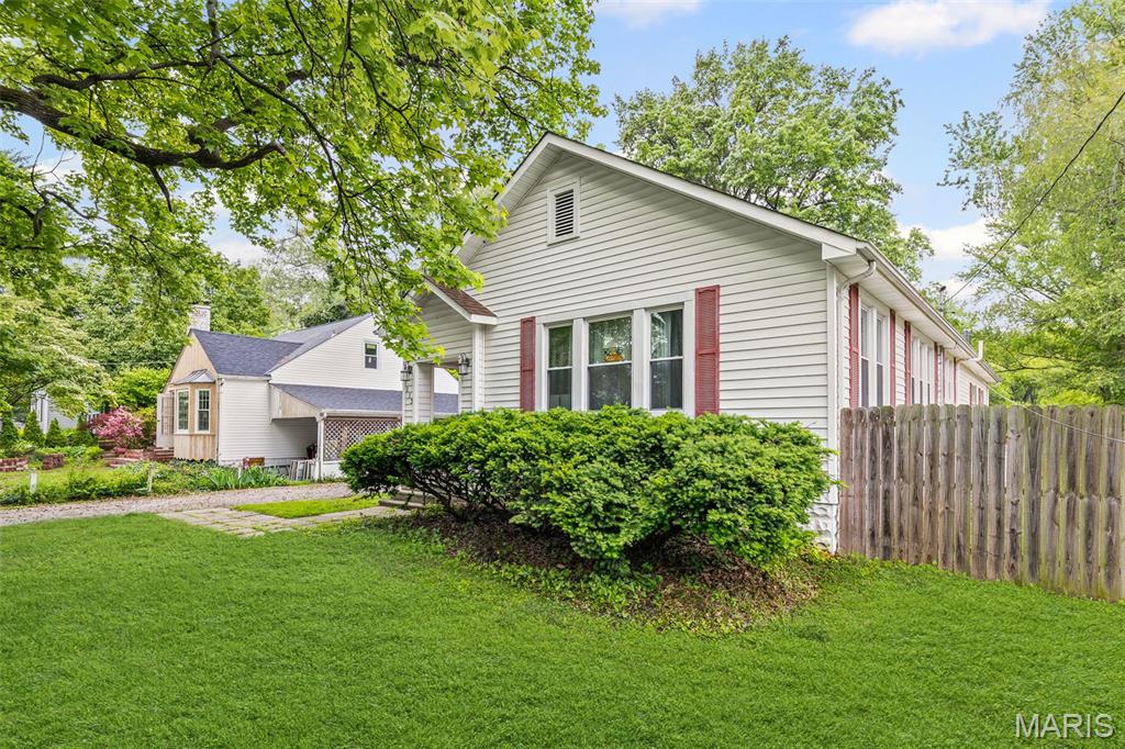 Bueschs Acres - Residential Lease