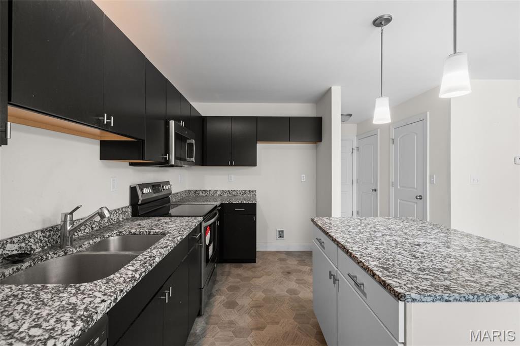 Majestic Lakes - Residential