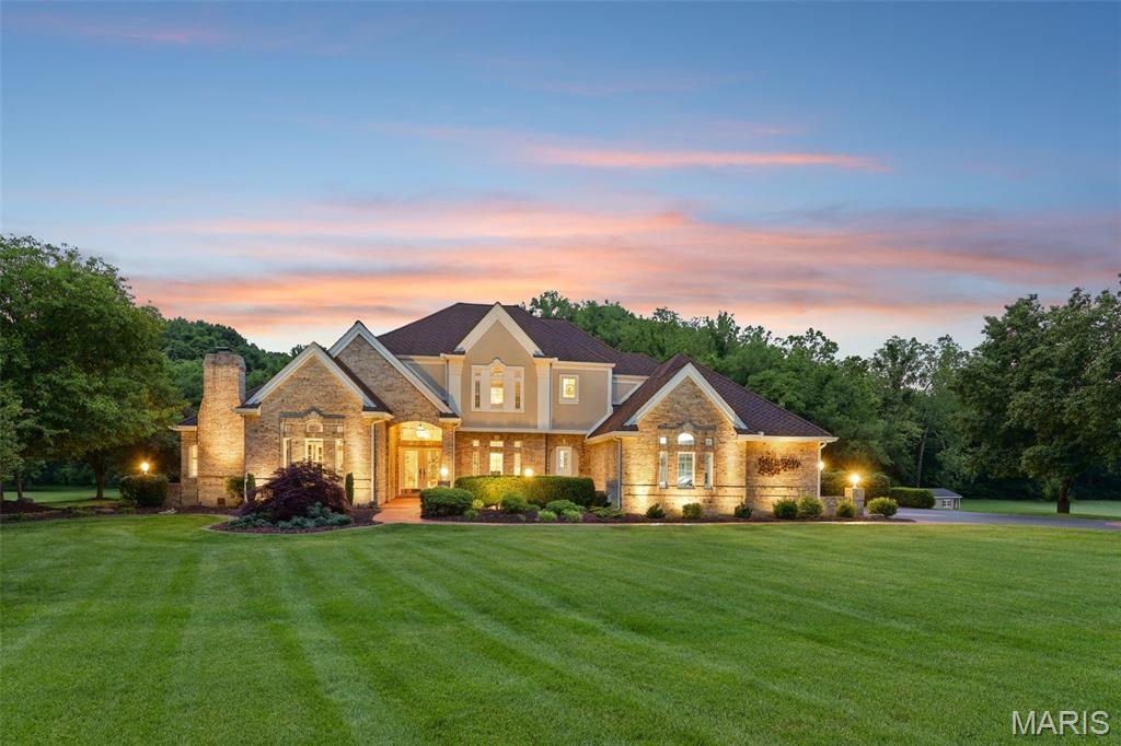 DU PONT HILLS - Residential