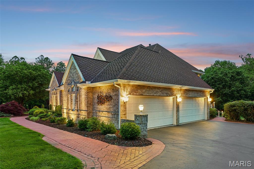 DU PONT HILLS - Residential