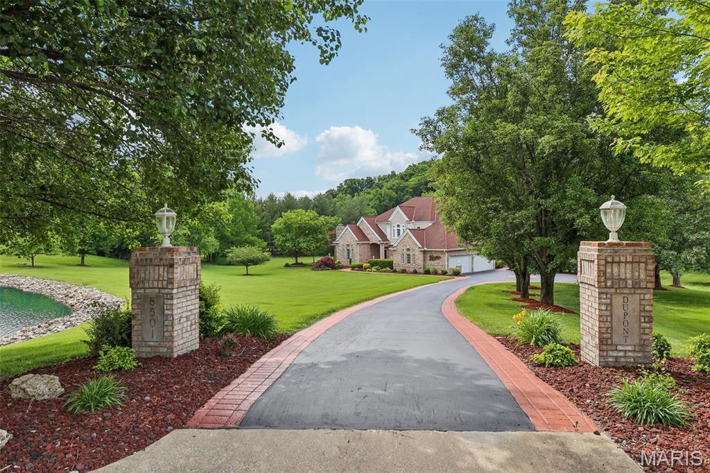 DU PONT HILLS - Residential