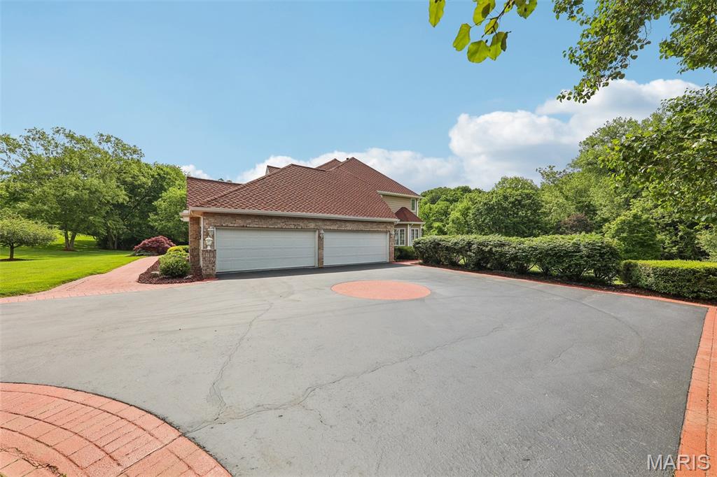 DU PONT HILLS - Residential