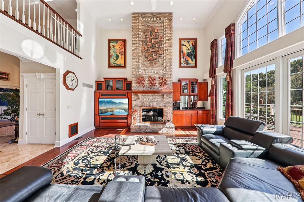 DU PONT HILLS - Residential