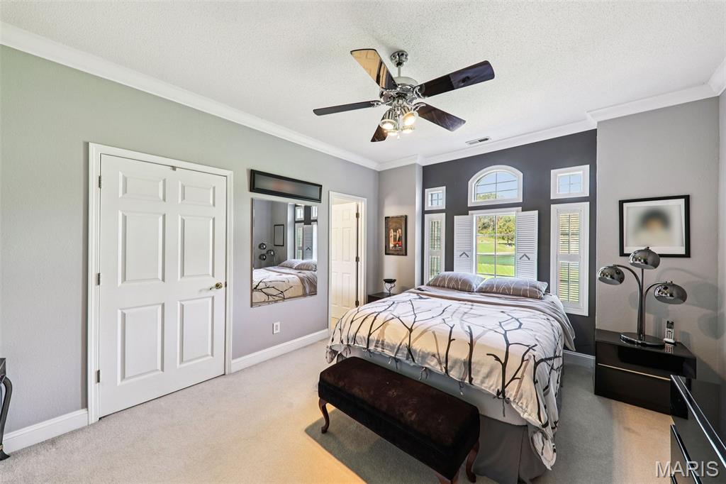 DU PONT HILLS - Residential