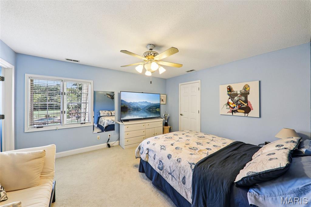 DU PONT HILLS - Residential