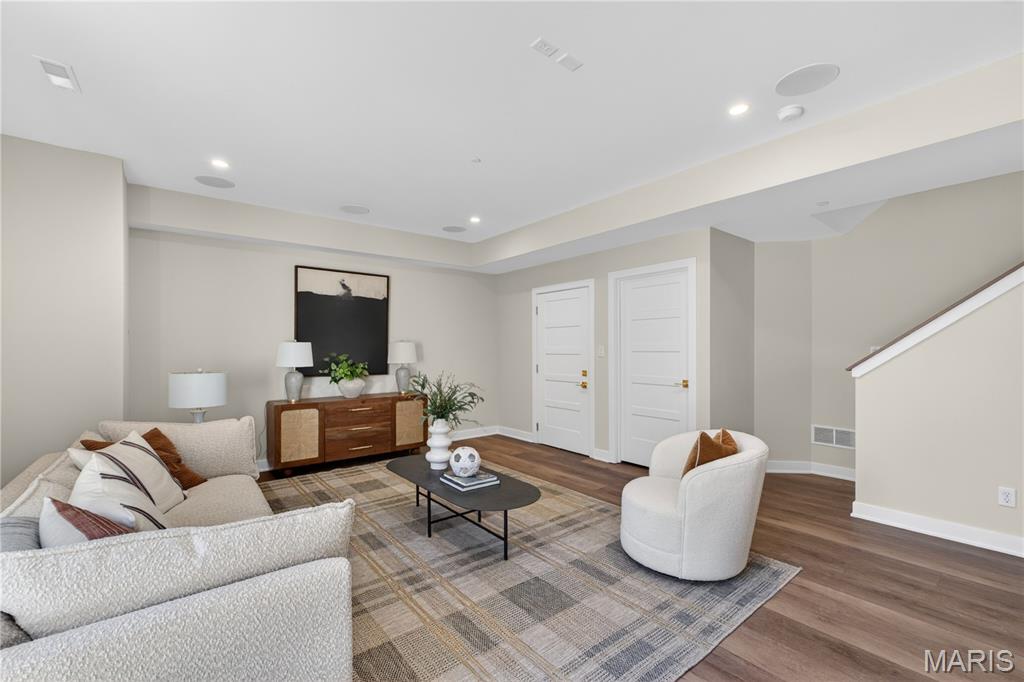 tower hill - Residential