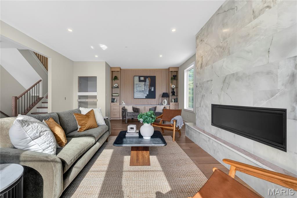 tower hill - Residential