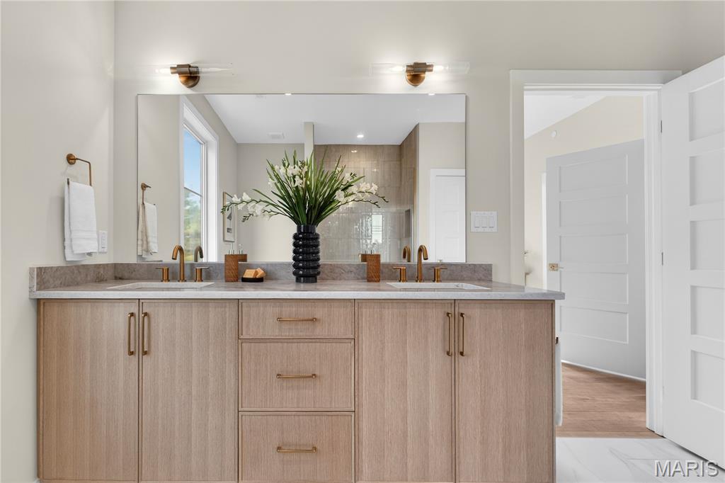tower hill - Residential