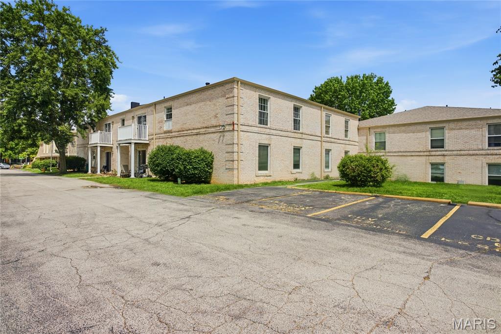 Chateau De Ville Condo Sec - Residential