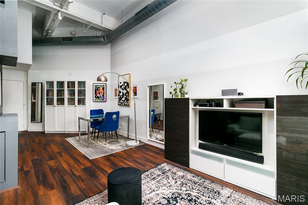 Knickerbocker Lofts Condos - Residential