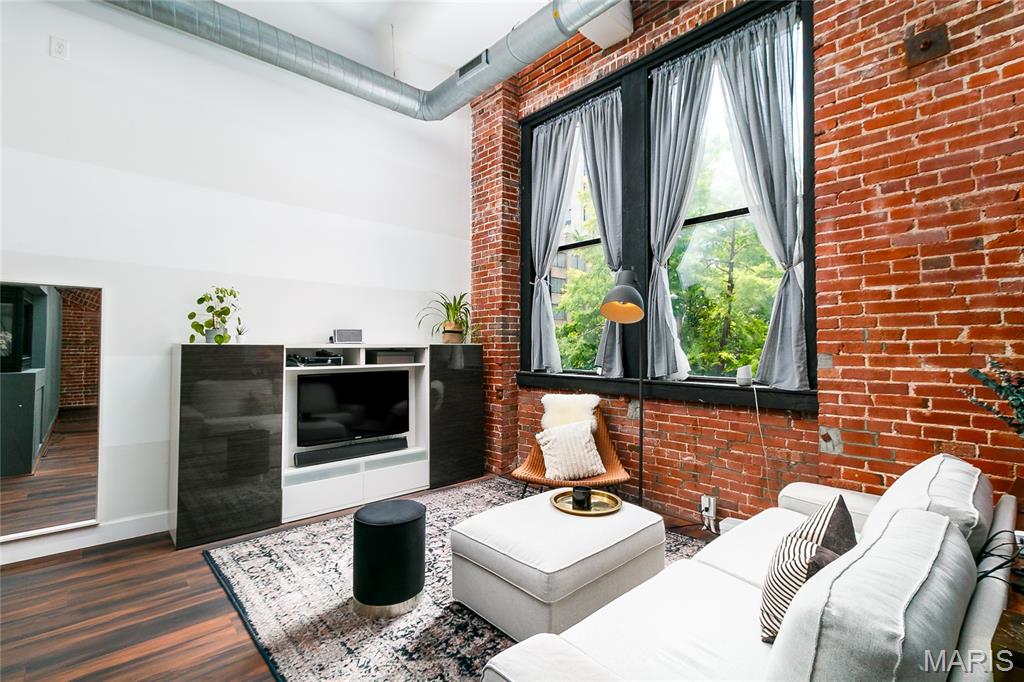Knickerbocker Lofts Condos - Residential