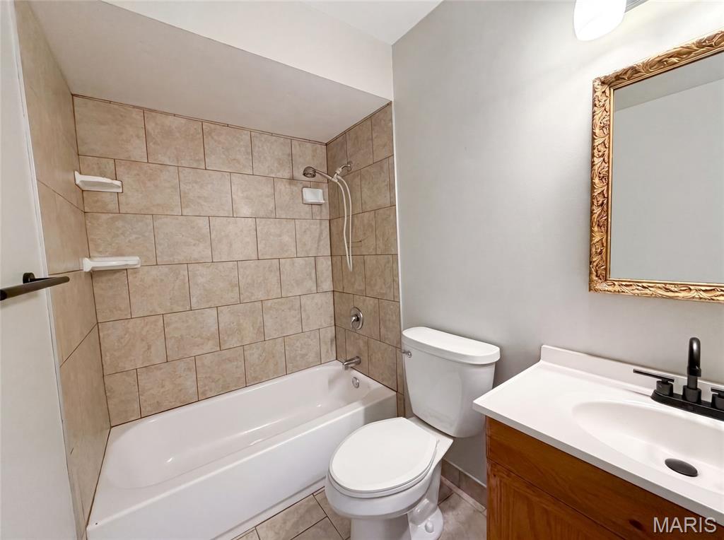 Elmwood Manor #6 - Residential