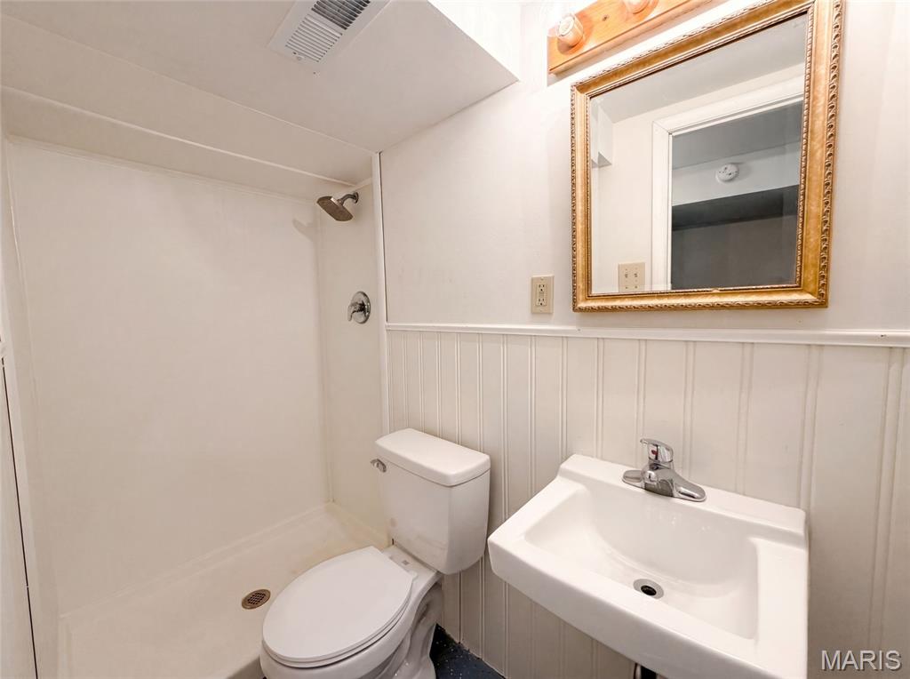 Elmwood Manor #6 - Residential