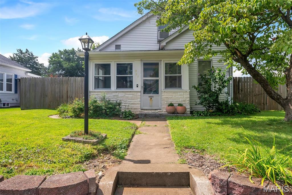 Welcome home to 907 Hawley Avenue! This adorable 2 bedroom, 2 full bath home comes with main floor living and off-street parking. The main floor features the primary bedroom with full bathroom en suite. If you want more privacy, you can also use the entire second level as a primary suite with a full bedroom and full bathroom! The refreshed kitchen features painted cabinets while both bathrooms have been updated with a new upstairs vanity and a new main level shower. Fresh paint, updated light fixtures, and durable LVP flooring flow throughout the home. With plenty of windows offering natural light, this charmer is ready for a new buyer! Major mechanical improvements include a new HVAC system (2017), water heater (2018), sump pump (2015), updated electrical panel, and drain tile installed along the perimeter (2015) for added peace of mind. Schedule your showing today! Information pulled from various sources. Buyer to verify all MLS information.