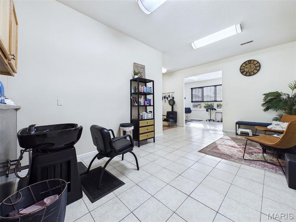 Prairieland VI - Commercial Sale
