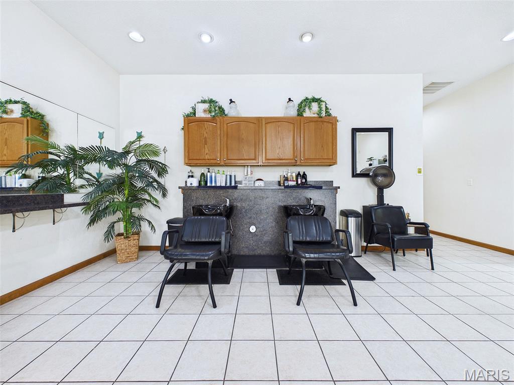 Prairieland VI - Commercial Sale