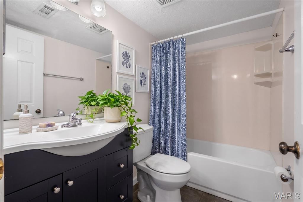 Brentwood Forest Condo Ph Two - Residential