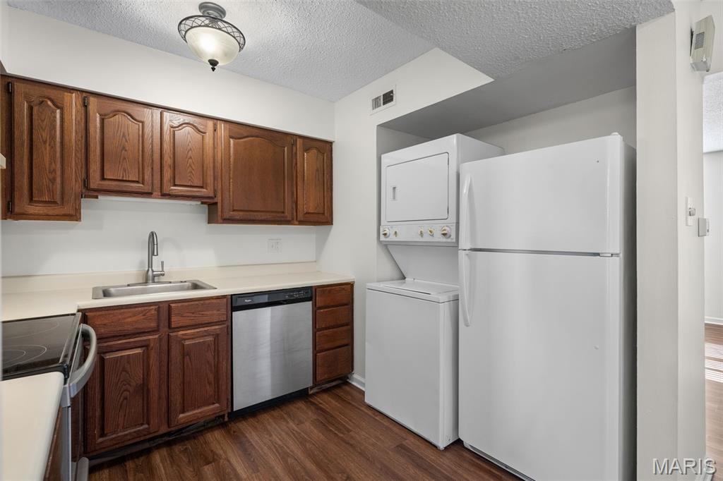 Brentwood Forest Condo Ph Two - Residential