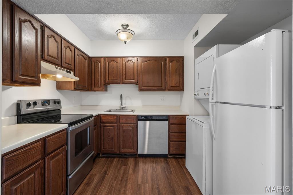 Brentwood Forest Condo Ph Two - Residential