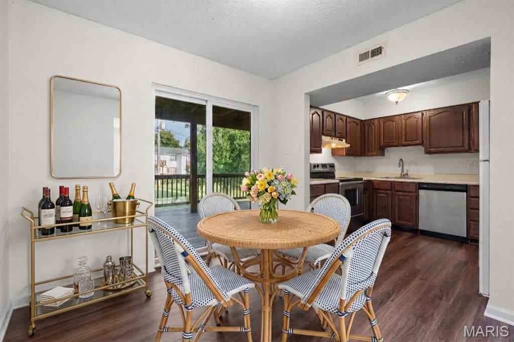 Brentwood Forest Condo Ph Two - Residential